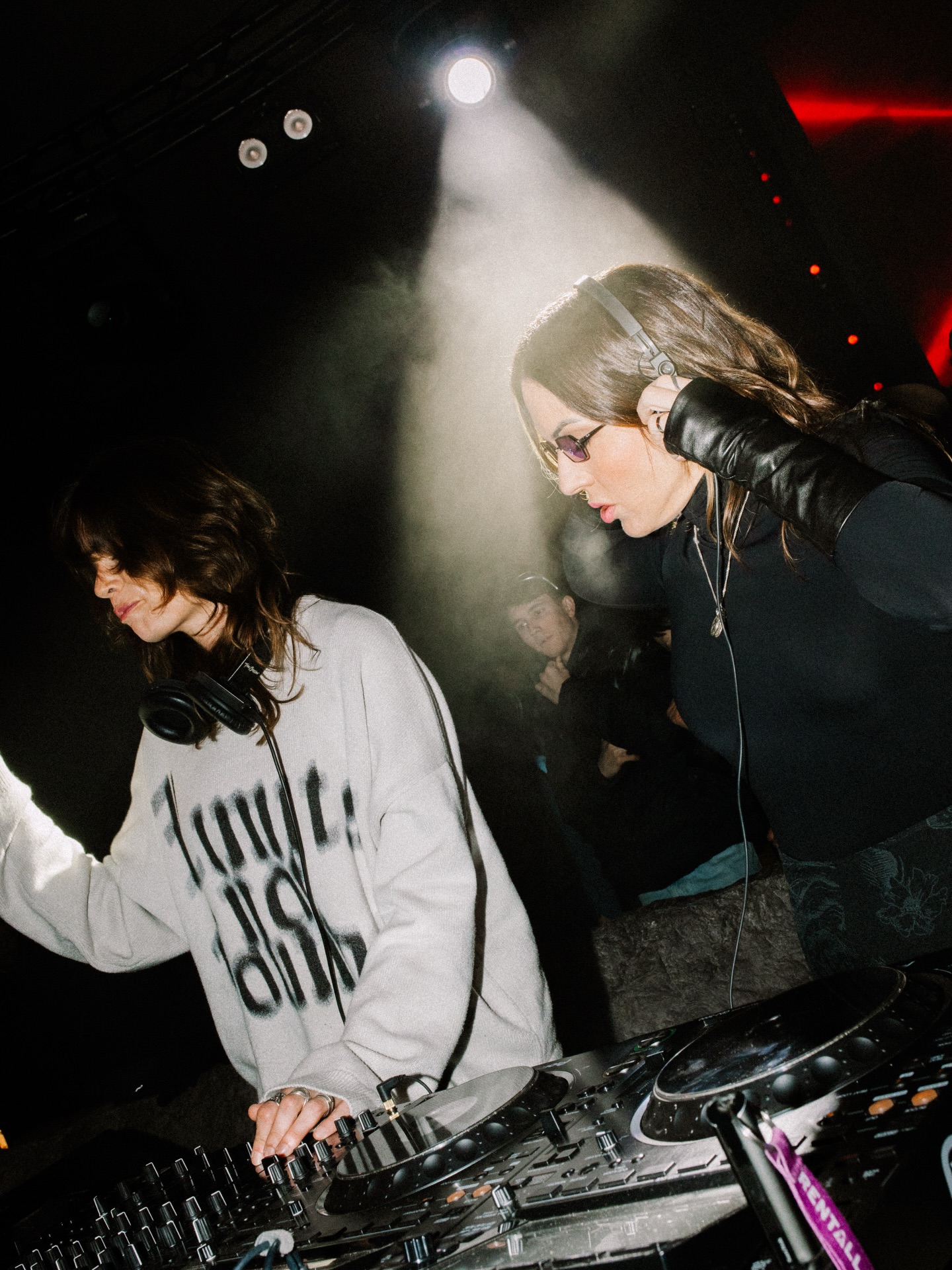 @annaturdj B2B @tinigessler 
21.2.26
L’Abarset